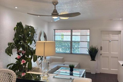 Condominio en alquiler en Fort Lauderdale, Florida, 2 dormitorios, 55.74 m2 № 2085952 - foto 11