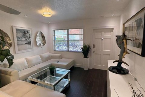 Condominio en alquiler en Fort Lauderdale, Florida, 2 dormitorios, 55.74 m2 № 2085952 - foto 3