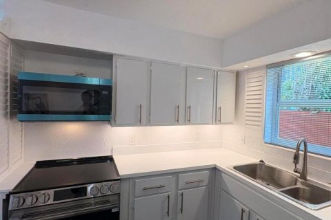 Condominio en alquiler en Fort Lauderdale, Florida, 2 dormitorios, 55.74 m2 № 2085952 - foto 6