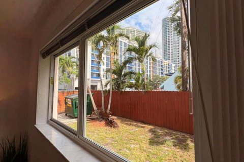Condominio en alquiler en Fort Lauderdale, Florida, 2 dormitorios, 55.74 m2 № 2085952 - foto 21