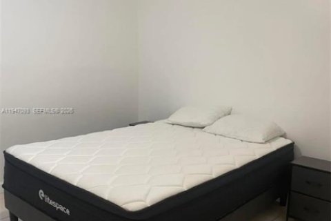 Condo in Hollywood, Florida, 2 bedrooms  № 2003254 - photo 6