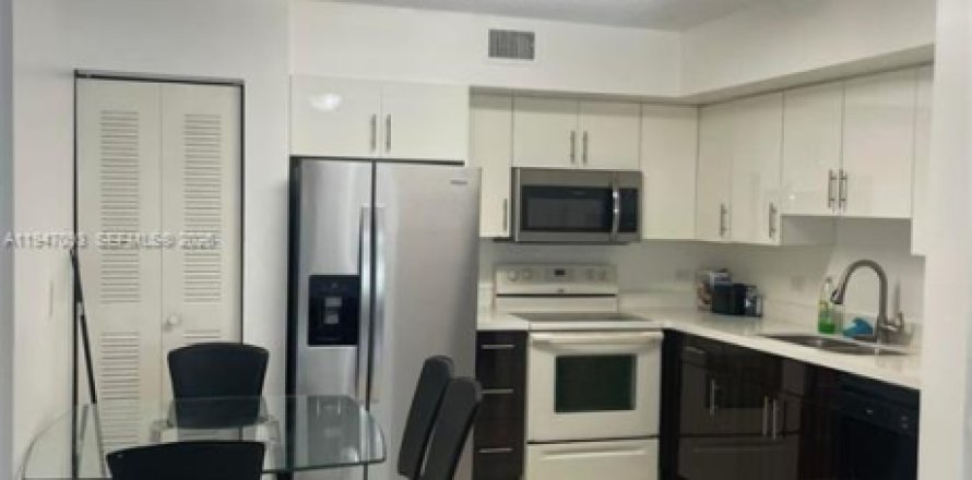 Condo in Hollywood, Florida, 2 bedrooms  № 2003254