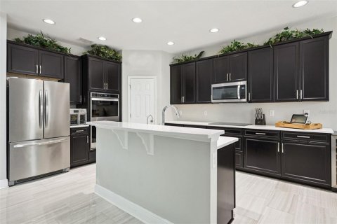 House in Groveland, Florida 5 bedrooms, 323.58 sq.m. № 2223421 - photo 12