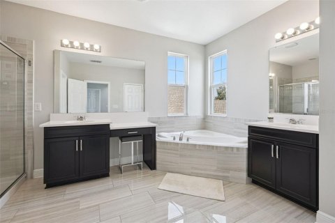 House in Groveland, Florida 5 bedrooms, 323.58 sq.m. № 2223421 - photo 20