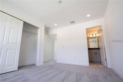 Townhouse in Davenport, Florida 3 bedrooms, 140.19 sq.m. № 2349153 - photo 18