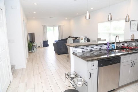 Townhouse in Davenport, Florida 3 bedrooms, 140.19 sq.m. № 2349153 - photo 7