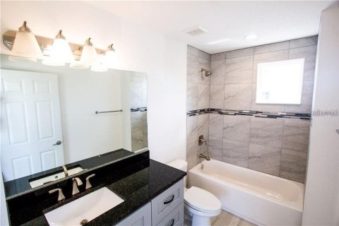Townhouse in Davenport, Florida 3 bedrooms, 140.19 sq.m. № 2349153 - photo 14