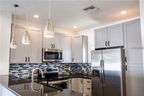Townhouse in Davenport, Florida 3 bedrooms, 140.19 sq.m. № 2349153 - photo 6