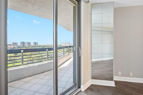 Снять в аренду кондоминиум в Авентура, Флорида 2 спальни, 109.72м2, № 2004595 - фото 23