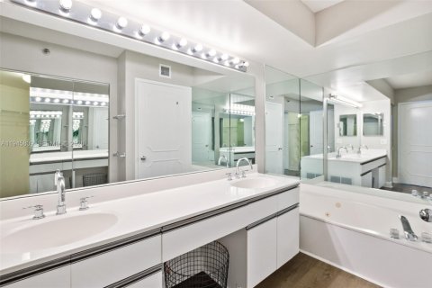 Снять в аренду кондоминиум в Авентура, Флорида 2 спальни, 109.72м2, № 2004595 - фото 20