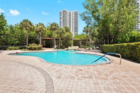 Снять в аренду кондоминиум в Авентура, Флорида 2 спальни, 109.72м2, № 2004595 - фото 28