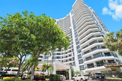 Кондоминиум с 2 спальнями в Авентура, Флорида № 2004595