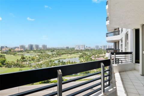 Снять в аренду кондоминиум в Авентура, Флорида 2 спальни, 109.72м2, № 2004595 - фото 10