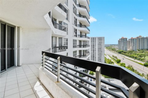 Снять в аренду кондоминиум в Авентура, Флорида 2 спальни, 109.72м2, № 2004595 - фото 8