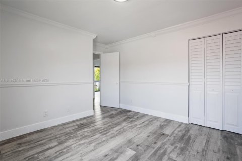 House in Hialeah, Florida 4 bedrooms, 249.91 sq.m. № 1834005 - photo 27