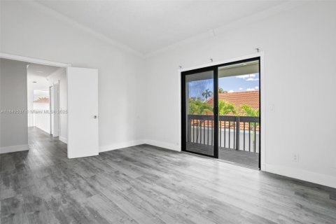 House in Hialeah, Florida 4 bedrooms, 249.91 sq.m. № 1834005 - photo 29