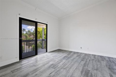 House in Hialeah, Florida 4 bedrooms, 249.91 sq.m. № 1834005 - photo 28
