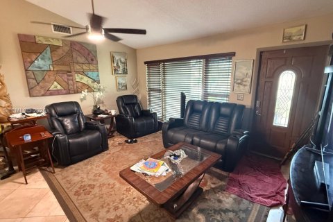 Casa en venta en Sunrise, Florida, 3 dormitorios, 102.56 m2 № 2058623 - foto 3