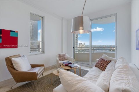 Copropriété à vendre à Miami, Floride: 2 chambres, 121.7 m2 № 2059830 - photo 3