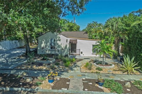 Villa ou maison à vendre à Saint Petersburg, Floride: 3 chambres, 180.32 m2 № 2430827 - photo 4