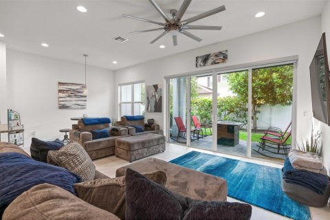 Townhouse in Palm Beach Gardens, Florida 3 bedrooms, 199.18 sq.m. № 2190267 - photo 9