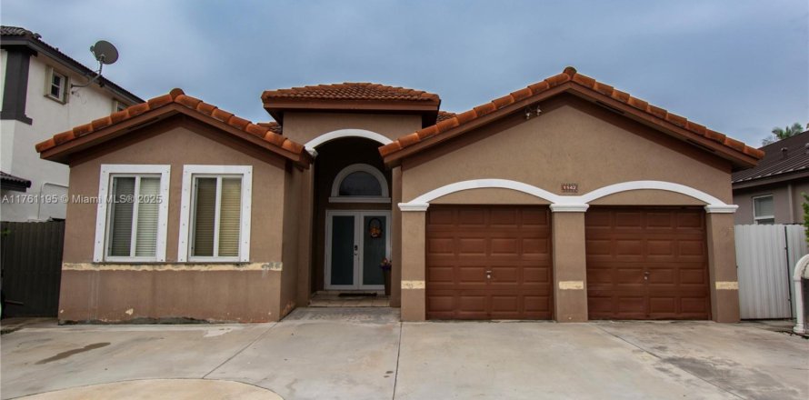 Villa ou maison à Miami, Floride 5 chambres, 178.84 m2 № 1985437