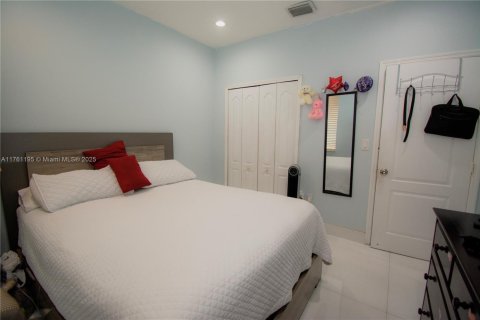 Villa ou maison à vendre à Miami, Floride: 5 chambres, 178.84 m2 № 1985437 - photo 29