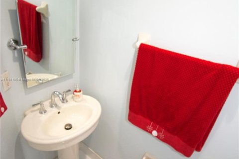 Villa ou maison à vendre à Miami, Floride: 5 chambres, 178.84 m2 № 1985437 - photo 15