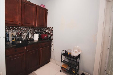 Villa ou maison à vendre à Miami, Floride: 5 chambres, 178.84 m2 № 1985437 - photo 21