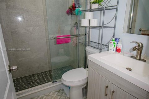 Villa ou maison à vendre à Miami, Floride: 5 chambres, 178.84 m2 № 1985437 - photo 25