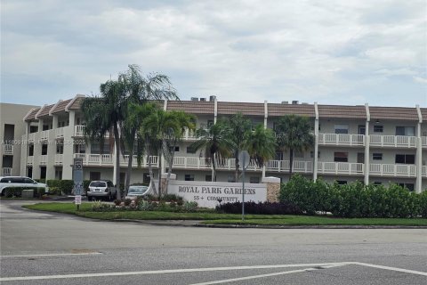 Condo in Margate, Florida, 1 bedroom  № 1750384 - photo 25
