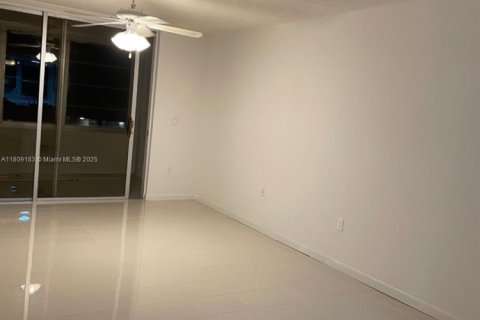 Condo in Margate, Florida, 1 bedroom  № 1750384 - photo 15