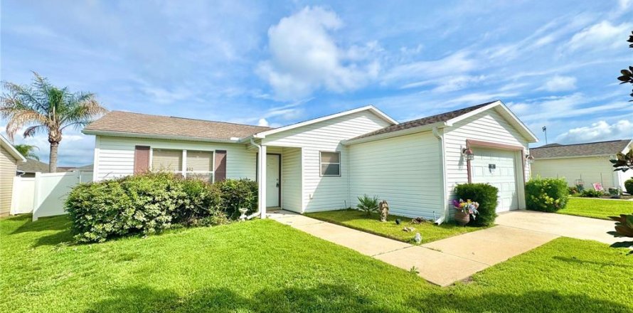 Villa ou maison à The Villages, Floride 2 chambres, 101.26 m2 № 2207633