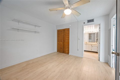 Copropriété à vendre à Sunny Isles Beach, Floride: 2 chambres, 114.46 m2 № 1764465 - photo 10