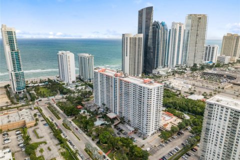 Copropriété à vendre à Sunny Isles Beach, Floride: 2 chambres, 114.46 m2 № 1764465 - photo 24