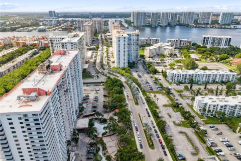 Copropriété à vendre à Sunny Isles Beach, Floride: 2 chambres, 114.46 m2 № 1764465 - photo 30