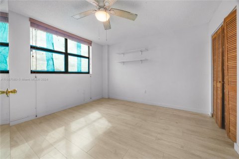 Copropriété à vendre à Sunny Isles Beach, Floride: 2 chambres, 114.46 m2 № 1764465 - photo 11
