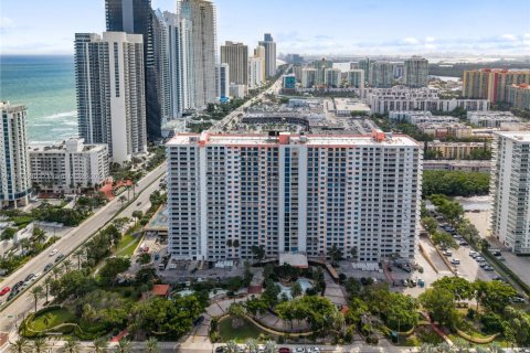 Copropriété à vendre à Sunny Isles Beach, Floride: 2 chambres, 114.46 m2 № 1764465 - photo 27