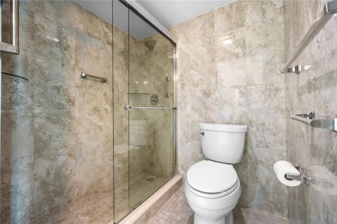 Copropriété à vendre à Sunny Isles Beach, Floride: 2 chambres, 114.46 m2 № 1764465 - photo 17