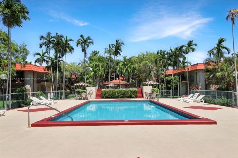 Condo in Miami, Florida, 1 bedroom  № 1923535 - photo 17