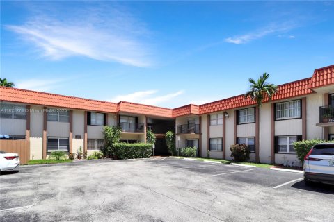 Condo in Miami, Florida, 1 bedroom  № 1923535 - photo 20