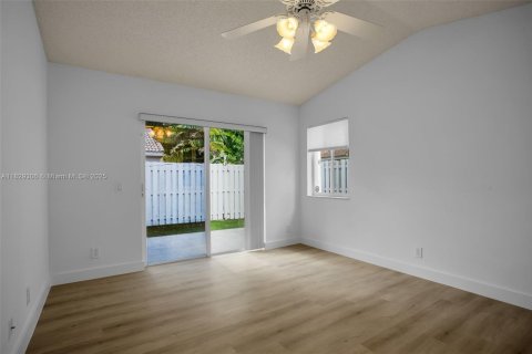 House in Weston, Florida 3 bedrooms, 143.26 sq.m. № 1804346 - photo 26