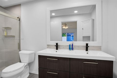 House in Weston, Florida 3 bedrooms, 143.26 sq.m. № 1804346 - photo 21