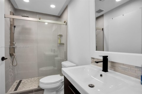 House in Weston, Florida 3 bedrooms, 143.26 sq.m. № 1804346 - photo 22
