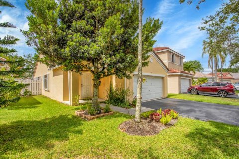 House in Weston, Florida 3 bedrooms, 143.26 sq.m. № 1804346 - photo 2