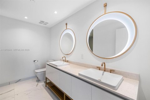 Condominio en alquiler en Miami, Florida, 2 dormitorios, 90.67 m2 № 2032741 - foto 11