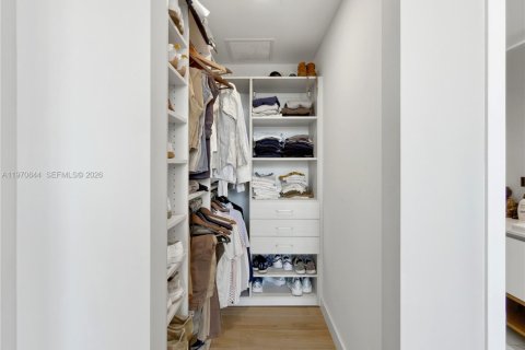 Condominio en alquiler en Miami, Florida, 2 dormitorios, 90.67 m2 № 2032741 - foto 14