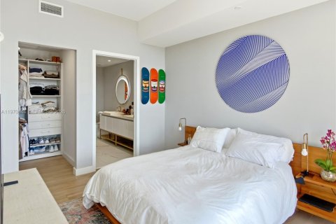 Condominio en alquiler en Miami, Florida, 2 dormitorios, 90.67 m2 № 2032741 - foto 9