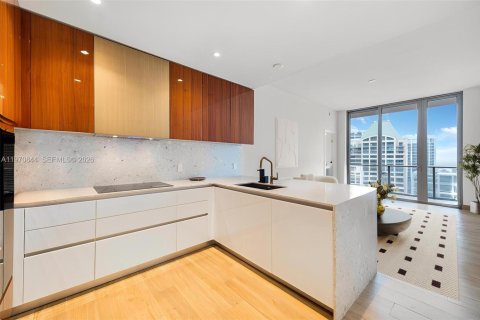 Condominio en alquiler en Miami, Florida, 2 dormitorios, 90.67 m2 № 2032741 - foto 2