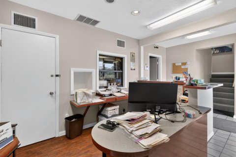 Commercial property in Stuart, Florida № 2392792 - photo 13
